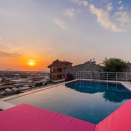 Villa Sessiz Sakin Manzarali Sauna Ve Jakuzili,muestakil Havuzlu *