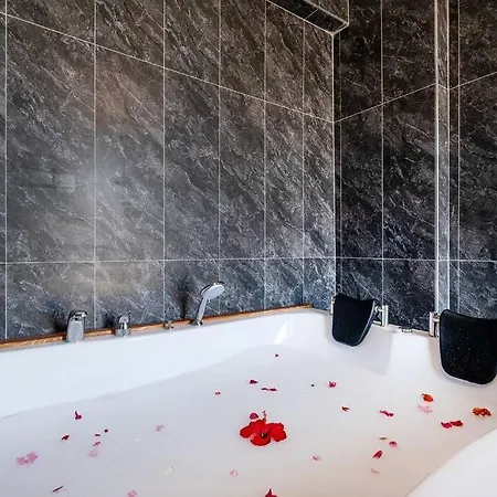 Sessiz Sakin Manzarali Sauna Ve Jakuzili,muestakil Havuzlu וילה פאטהיה