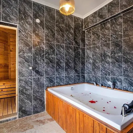 Sessiz Sakin Manzarali Sauna Ve Jakuzili,muestakil Havuzlu Fethiye