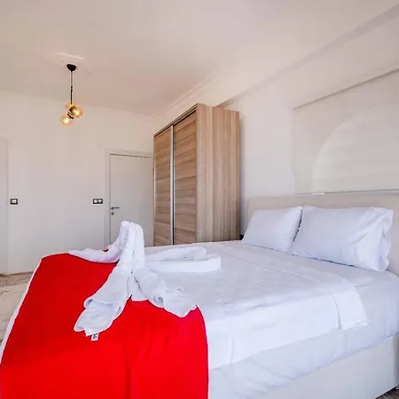 Villa Sessiz Sakin Manzarali Sauna Ve Jakuzili,muestakil Havuzlu