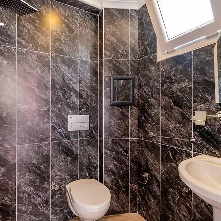 Sessiz Sakin Manzarali Sauna Ve Jakuzili,muestakil Havuzlu