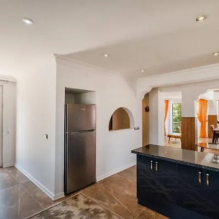Sessiz Sakin Manzarali Sauna Ve Jakuzili,muestakil Havuzlu Villa *